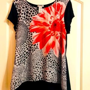 🌟 SALE! 3/$18 Floral Blouse